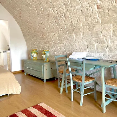 Bed & Breakfast Palazzo Agrusti - Residenza D'epoca 3*