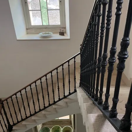 Bed & Breakfast Palazzo Agrusti - Residenza D'epoca 3*