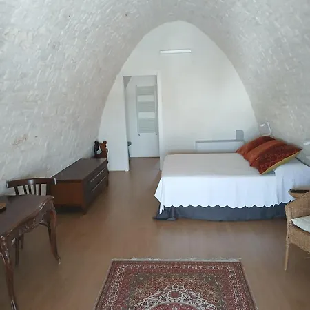 Palazzo Agrusti - Residenza D'epoca Bed & Breakfast 3*