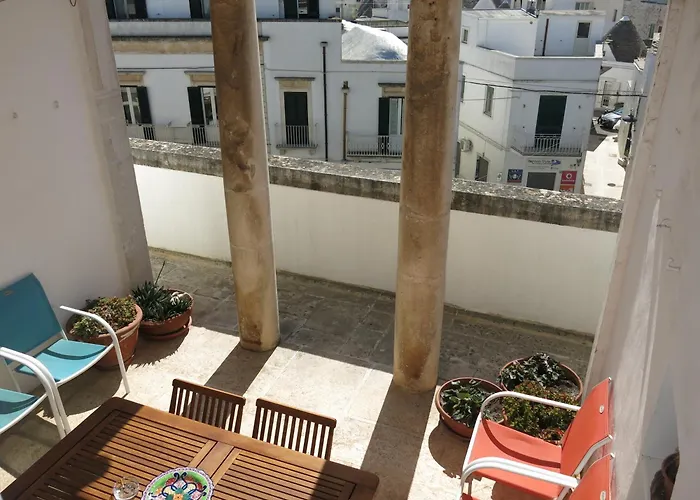 Palazzo Agrusti - Residenza D'epoca Couette-café Alberobello