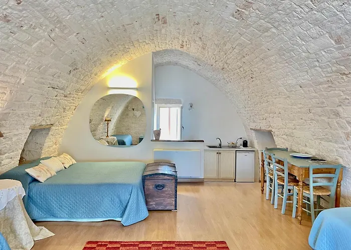 Palazzo Agrusti - Residenza D'epoca Couette-café 3*